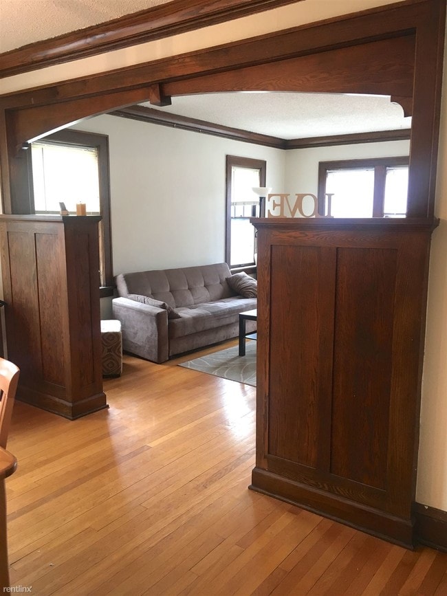 Building Photo - 2 br, 1 bath  - 1696 Hague Ave 3