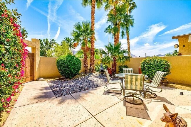 Building Photo - Cool contemporary home in the Cove