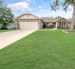 Building Photo - 16027 Cypress Trace Dr