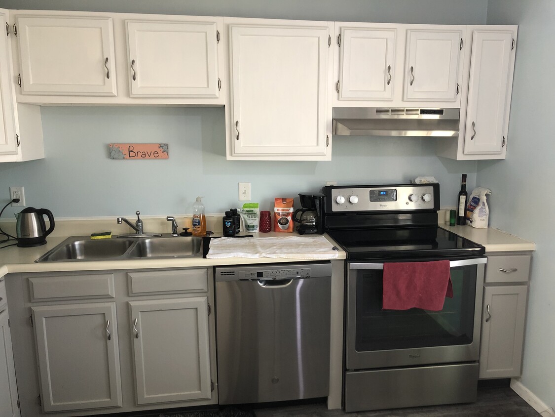 Primary Photo - 312 S Wilmington Ct