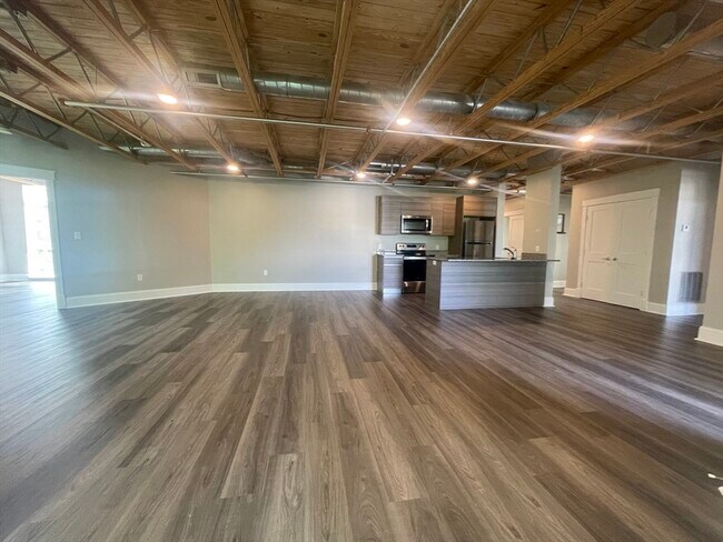 Foto del edificio - 330 Pleasant St