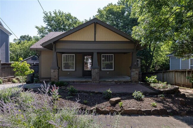 Building Photo - 312 S Willow Ave
