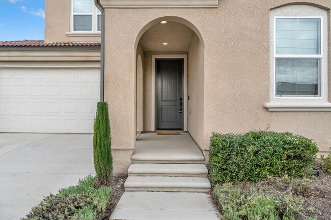 Building Photo - 863 Orchard Hills Rd