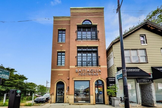 Building Photo - 1718 N Clybourn Ave