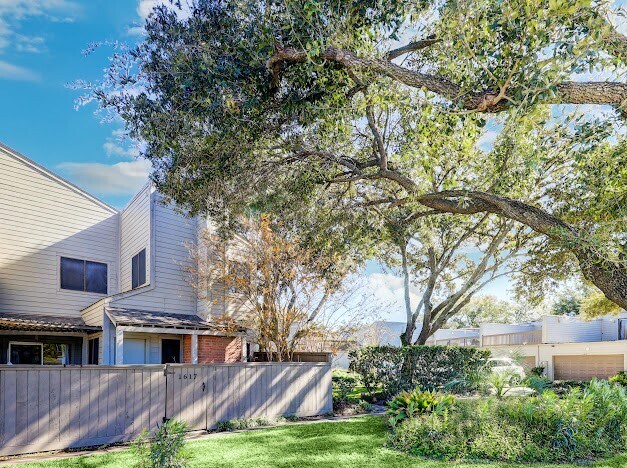 Foto del edificio - 1617 S Kirkwood Rd