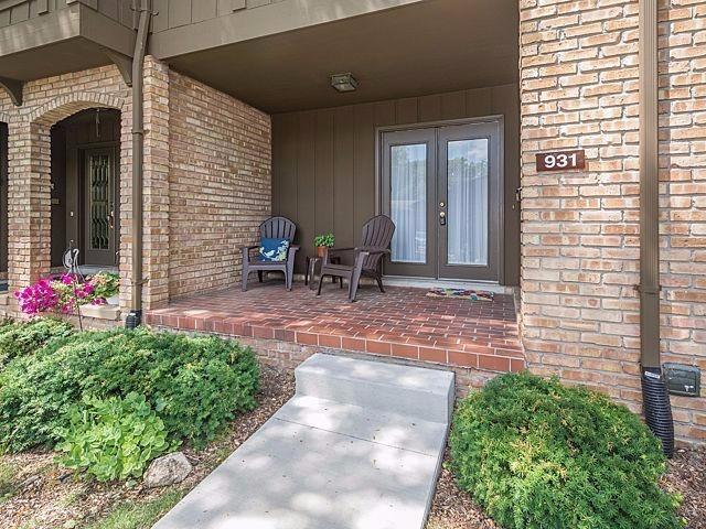 Building Photo - 931 Greenhills Dr