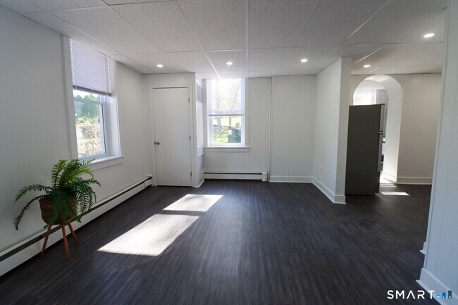 Building Photo - 156 Garfield Ave