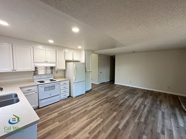 Foto del edificio - $3995 - 3 Bed/2 Bath Home on a Cul-de-sac near Coyote Creek in South San Jose/Small pet friendly!