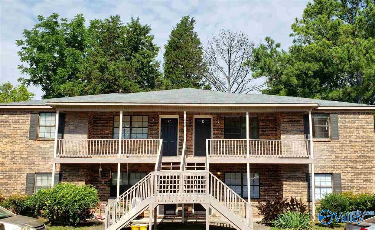 Foto principal - 11828 E Gateway Dr SE
