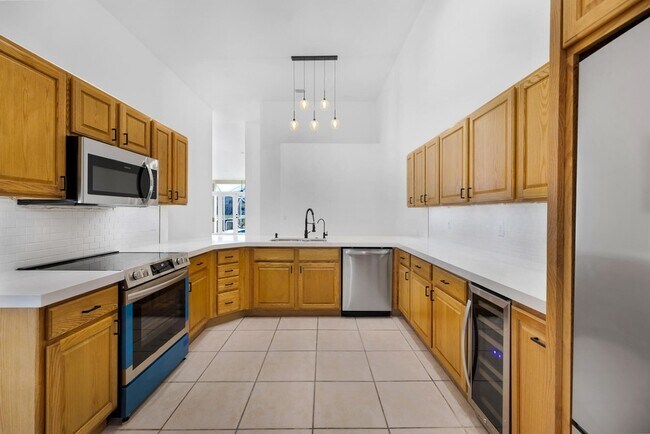 Foto del edificio - 608 W Palm Aire Dr