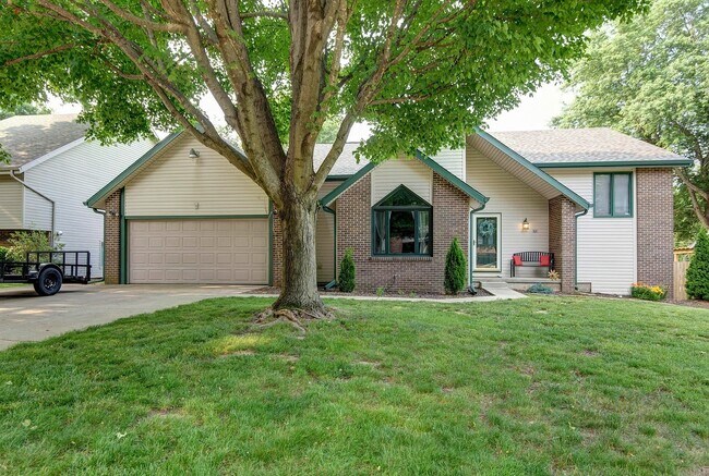 Building Photo - 1234 E Highpoint St