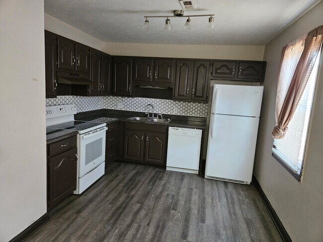 Foto del edificio - 5321 Whisperwood Ct