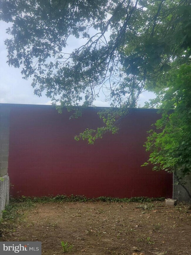 Building Photo - 432 Pusey Ave