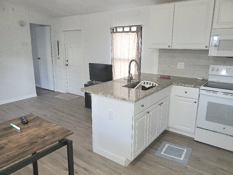 Foto principal - 1212 Arnold Rd