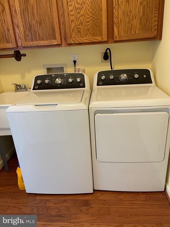 Foto del edificio - 7500 Main St