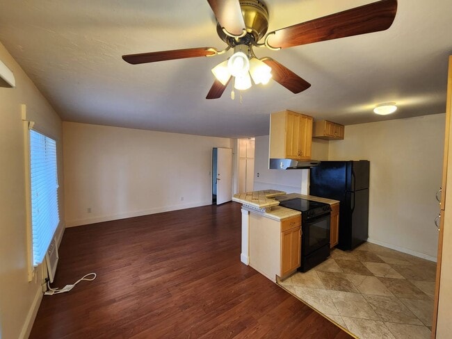 Building Photo - 9568 Carroll Canyon Rd