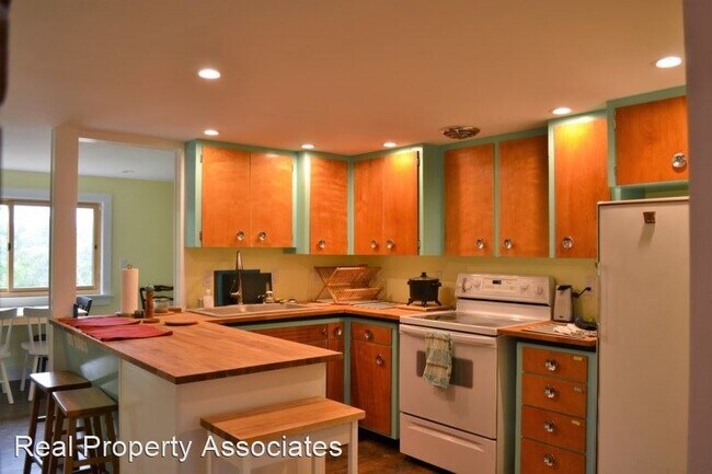 Building Photo - 4 br, 2 bath House - 4916 Vista Place