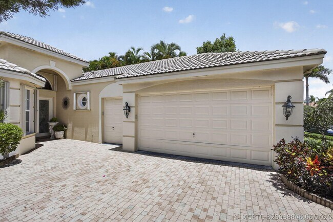 Foto del edificio - 10880 Northgreen Dr