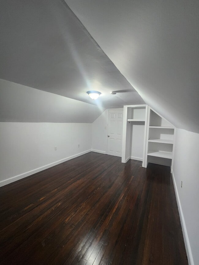 Room - 457 Lincoln Ave