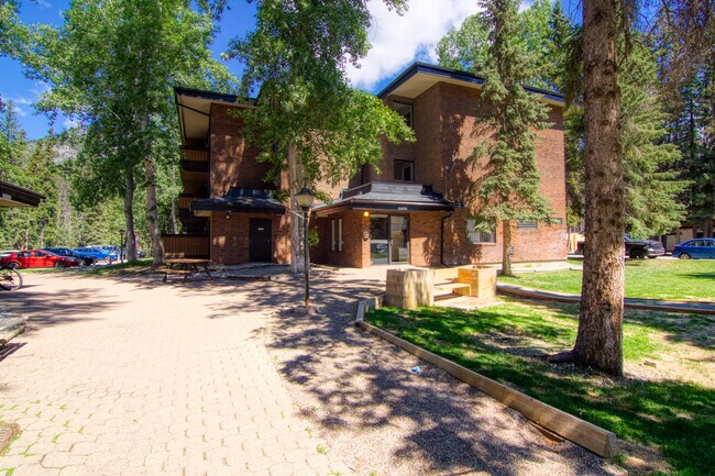 Building Photo - Elk Valley Estates