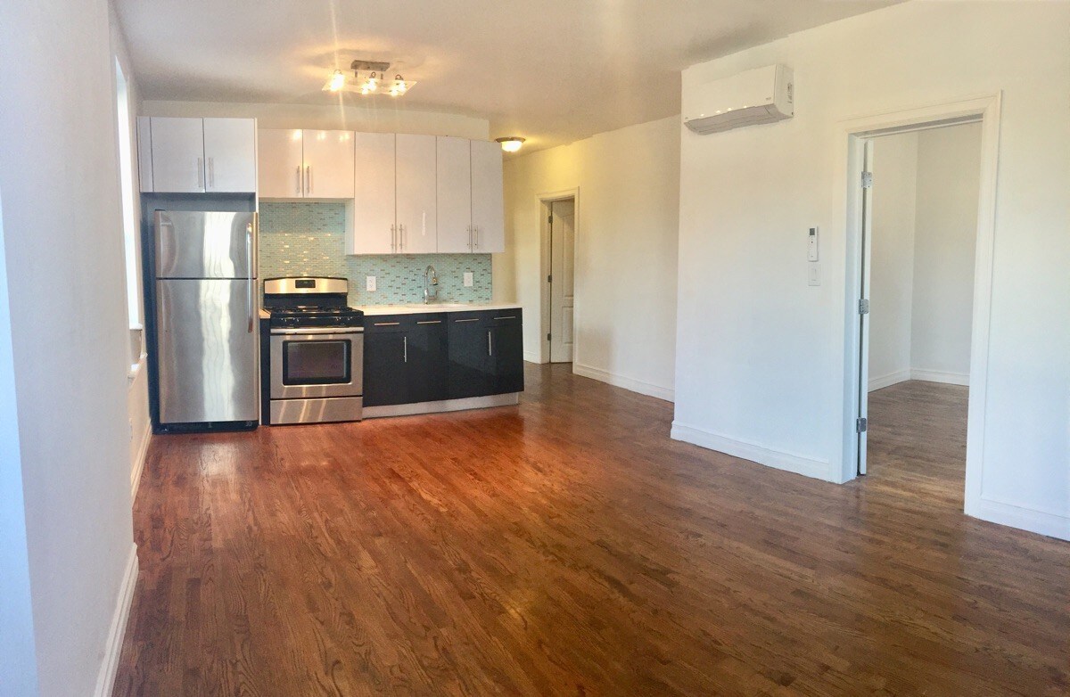 Foto principal - 752 Onderdonk Ave