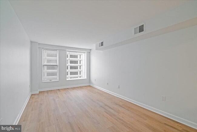 Foto del edificio - 601 Pennsylvania Ave NW