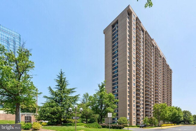 Building Photo - 3701 S George Mason Dr