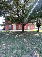 Building Photo - 2332 Breezy Dr