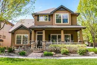 Building Photo - 994 E Winding Creek Dr