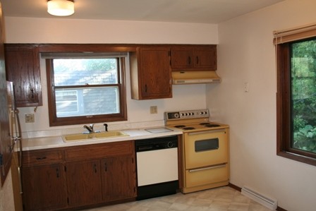 Kitchen - 1331 Martha Washington Dr