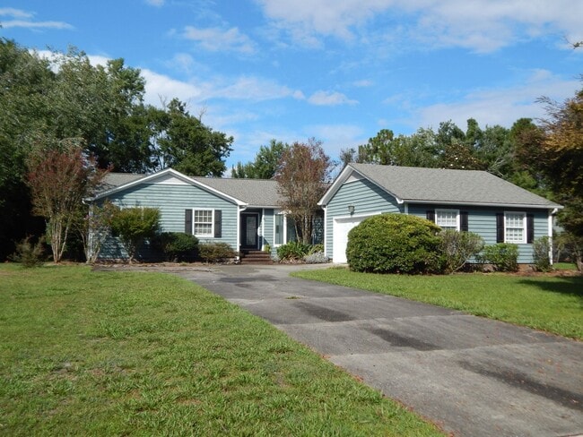 Spacious home in Pine Valley. - Spacious home in Pine Valley.