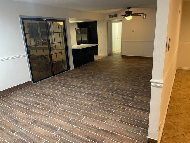 Foto del edificio - 3019 West Myrtle Ave