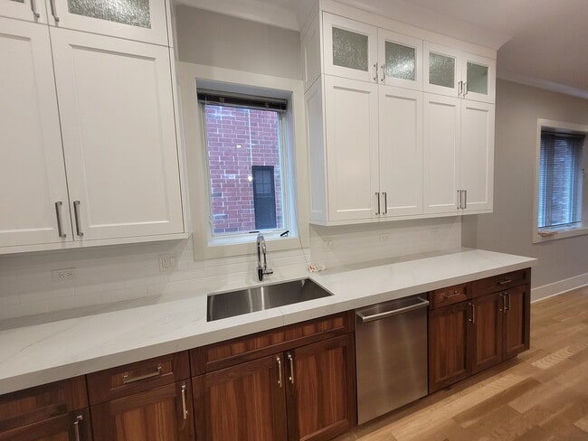 Foto del edificio - 4133 N Kenmore Ave