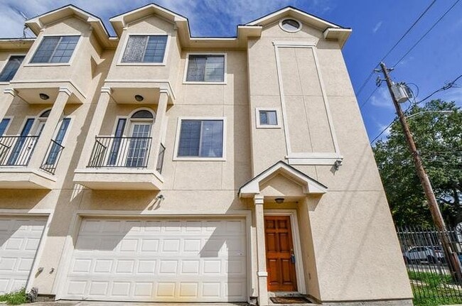 Building Photo - 4314 Koehler St