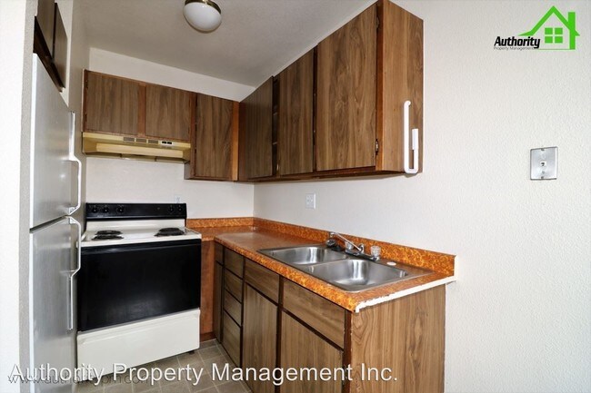 Building Photo - 236 Boulder Creek Dr