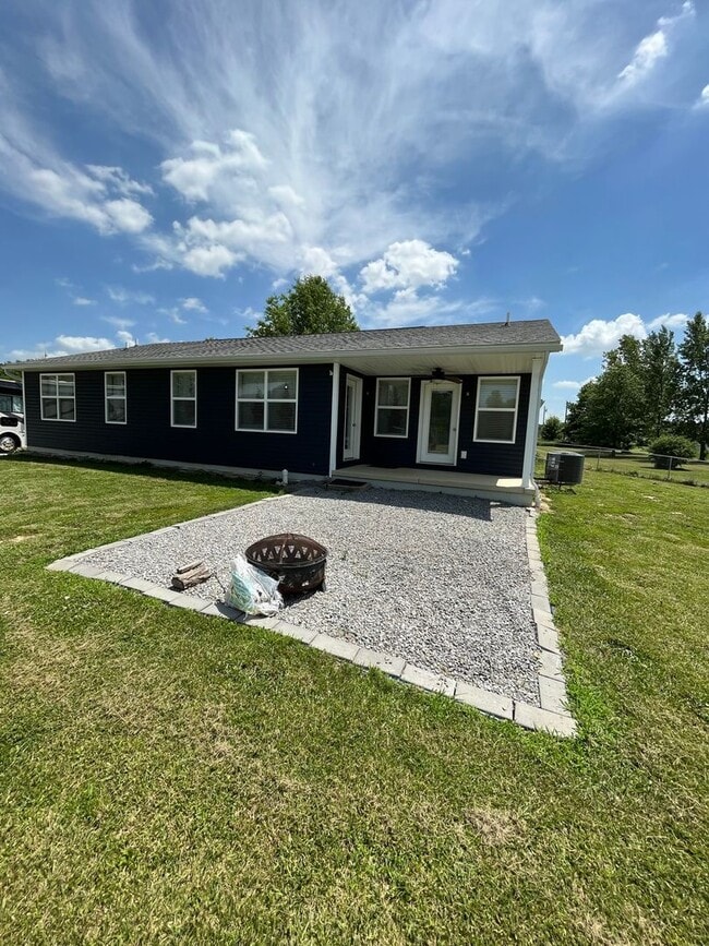 Building Photo - Charming Rural Retreat in Richwood- Fiber Internet Included!