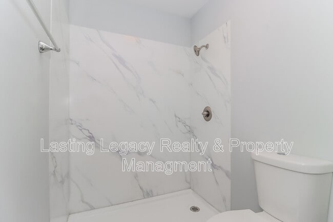 Building Photo - 2325 15th St NE