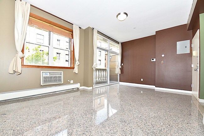 Foto del edificio - 3001 Newtown Ave
