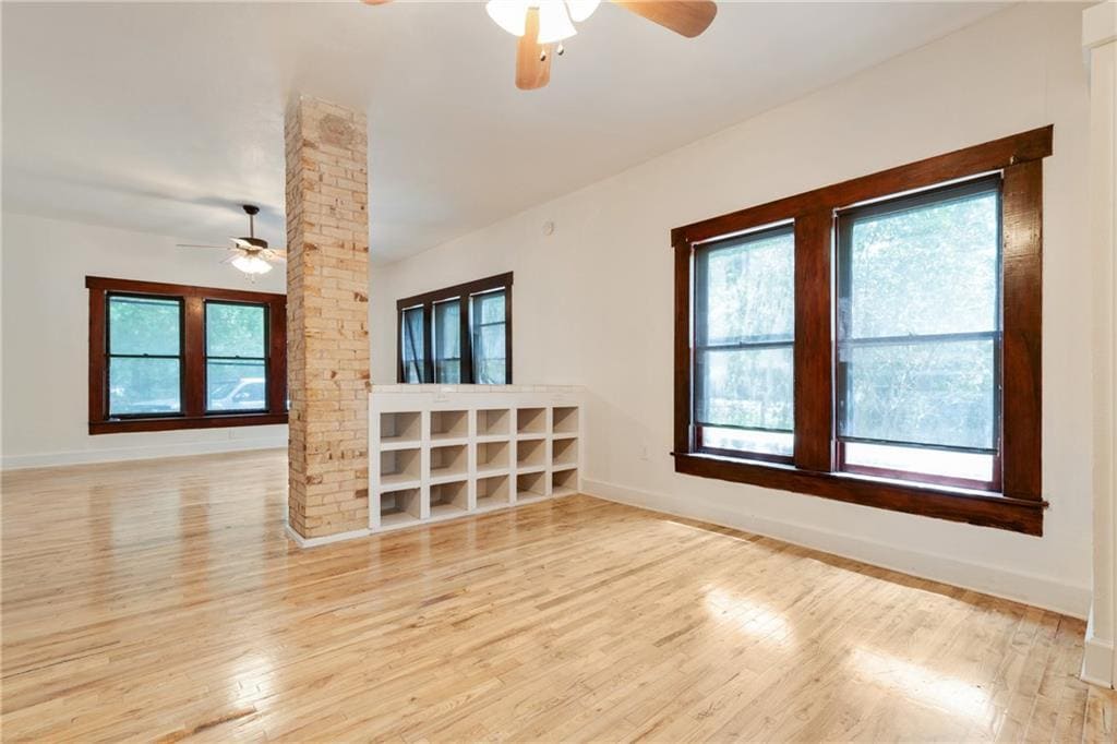 Primary Photo - 106 S Ave A
