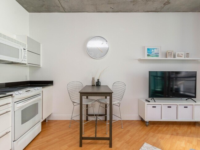 Foto del edificio - 690 SW 1st Ct