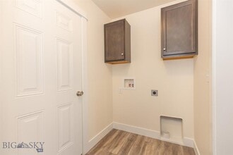 Building Photo - 608 Snow Ghost St