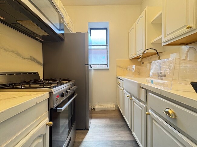 117 Wade St 4I - 121 Wade St