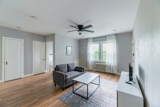 Living room - 1613 F St NE