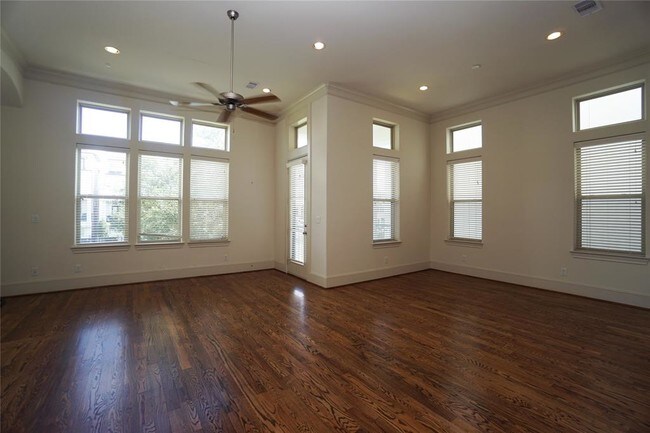 Foto del edificio - 5714 Arabelle Lake St