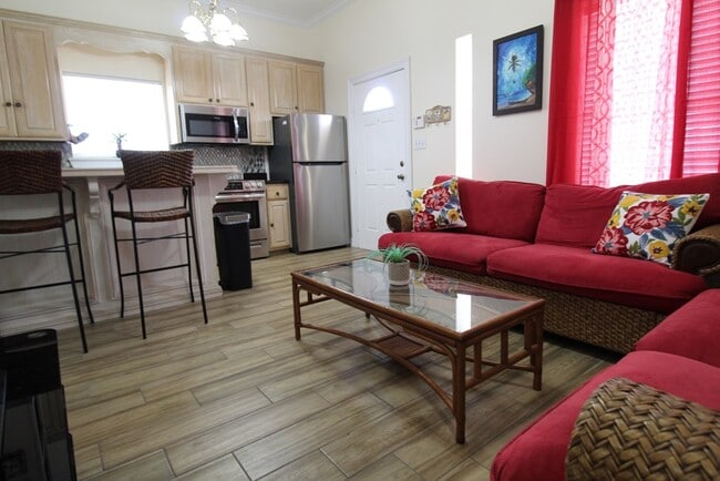 Building Photo - 107 E Swordfish St