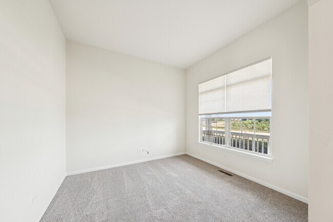 Foto del edificio - 11683 Joan Ave