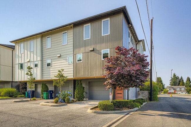 Building Photo - 1815 SW 96th Ln