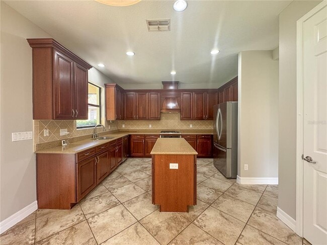 Building Photo - 20318 Chestnut Grove Dr