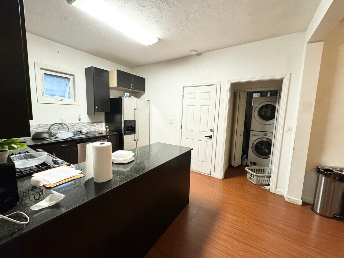 Primary Photo - 93A Hillside St