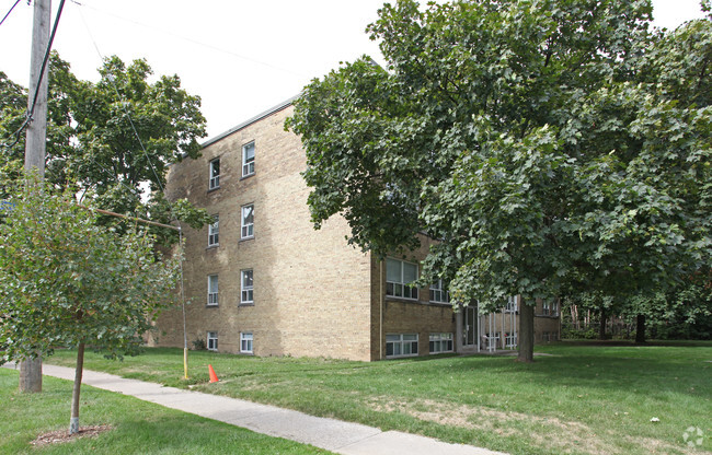 Building Photo - 10, 14 Saranac Blvd, 3 Drexel Rd